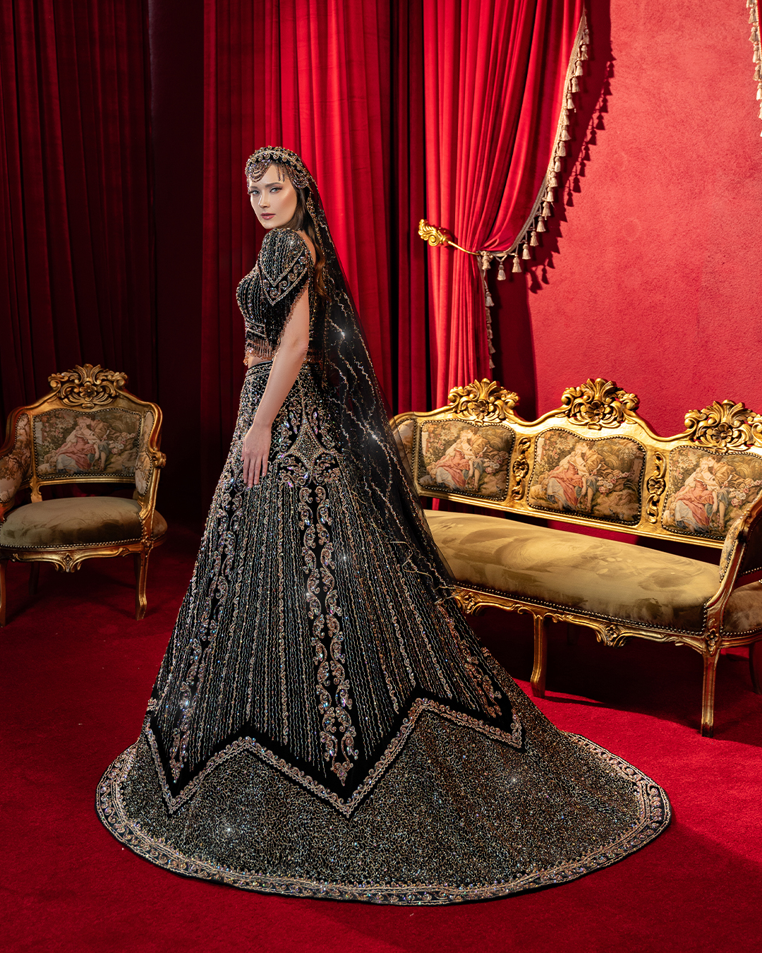 Tahtlara Yakışır Bir Güzellik - B 5 - Görsel 2